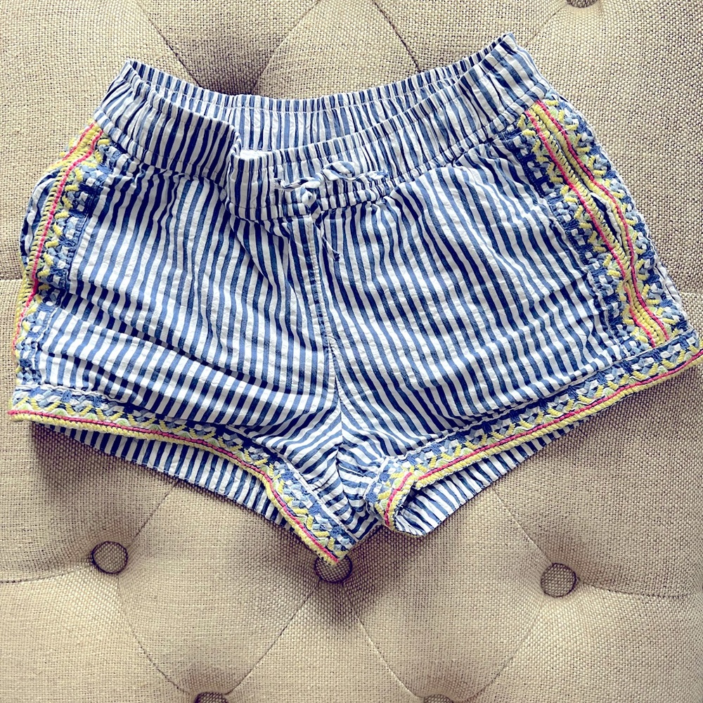 VINEYARD VINES SEERSUCKER & EMBROIDERED GIRLS SHORT SZ M